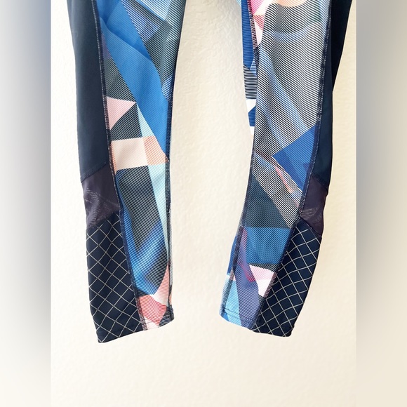 Athleta Multicolor Geometric Print Capri Leggings Size XS - Picture 3 of 7